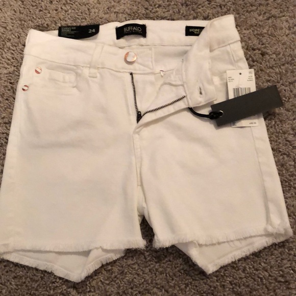 Buffalo David Bitton Pants - BUFFALO DAVID BITTON curvy fit white shorts